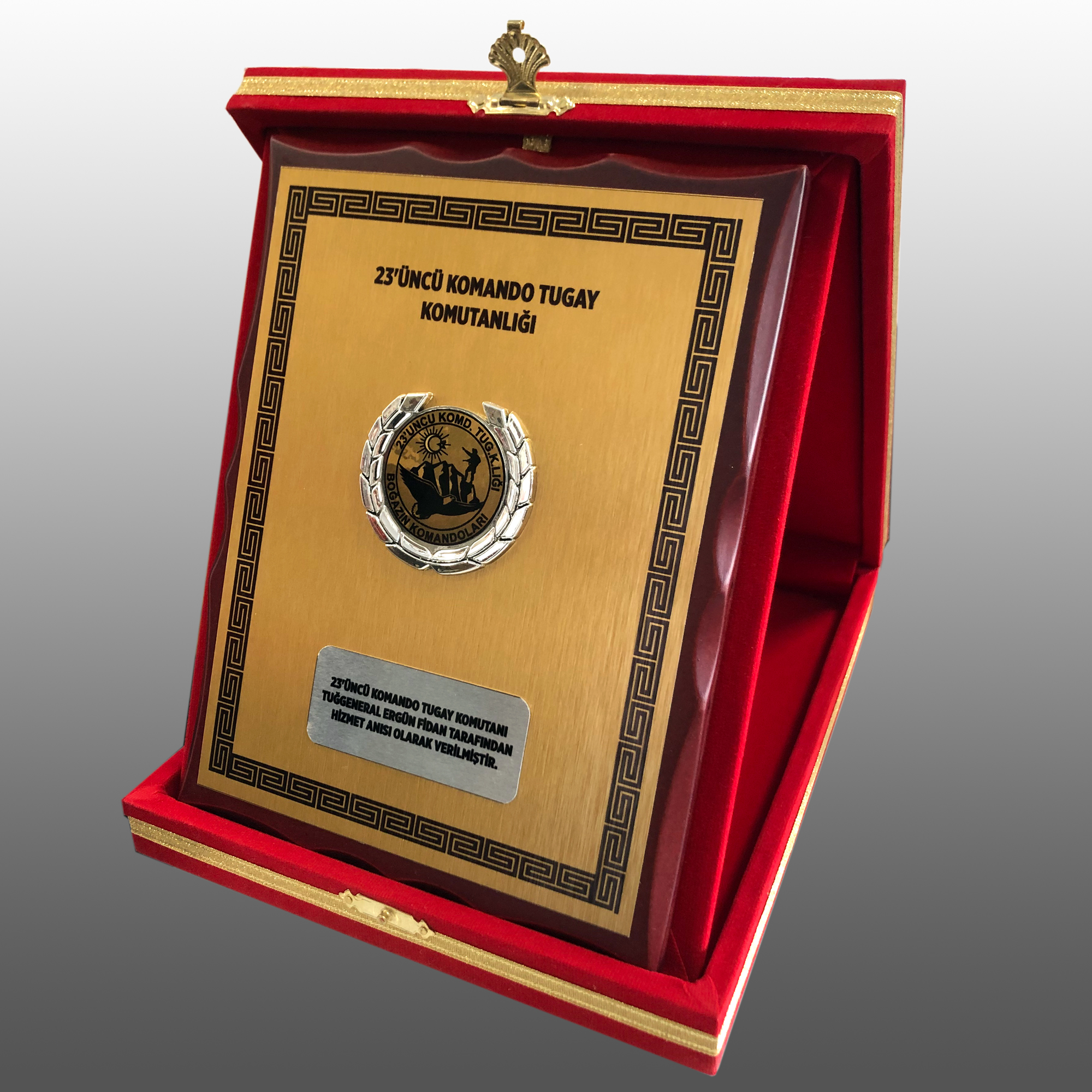 ahsap-hizmet-anisi-plaket-1