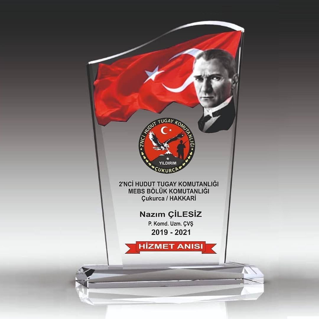 asker-komando-hizmet-anisi-kristal-cam-plaket-bayrakli