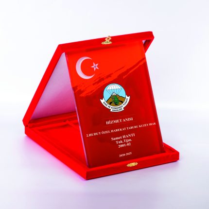 Kadife Kutulu Kristal Askeri Cam Plaket